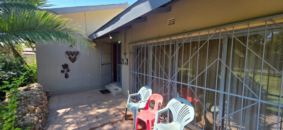 5 Bedroom Property for Sale in Songloed North West